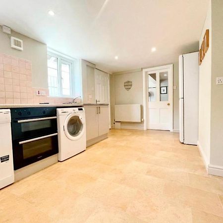 Cheltenham Central Apartment, Parking, Close Bars & Restaurants צ'לטנהם מראה חיצוני תמונה