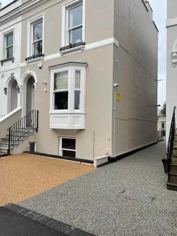 Cheltenham Central Apartment, Parking, Close Bars & Restaurants צ'לטנהם מראה חיצוני תמונה