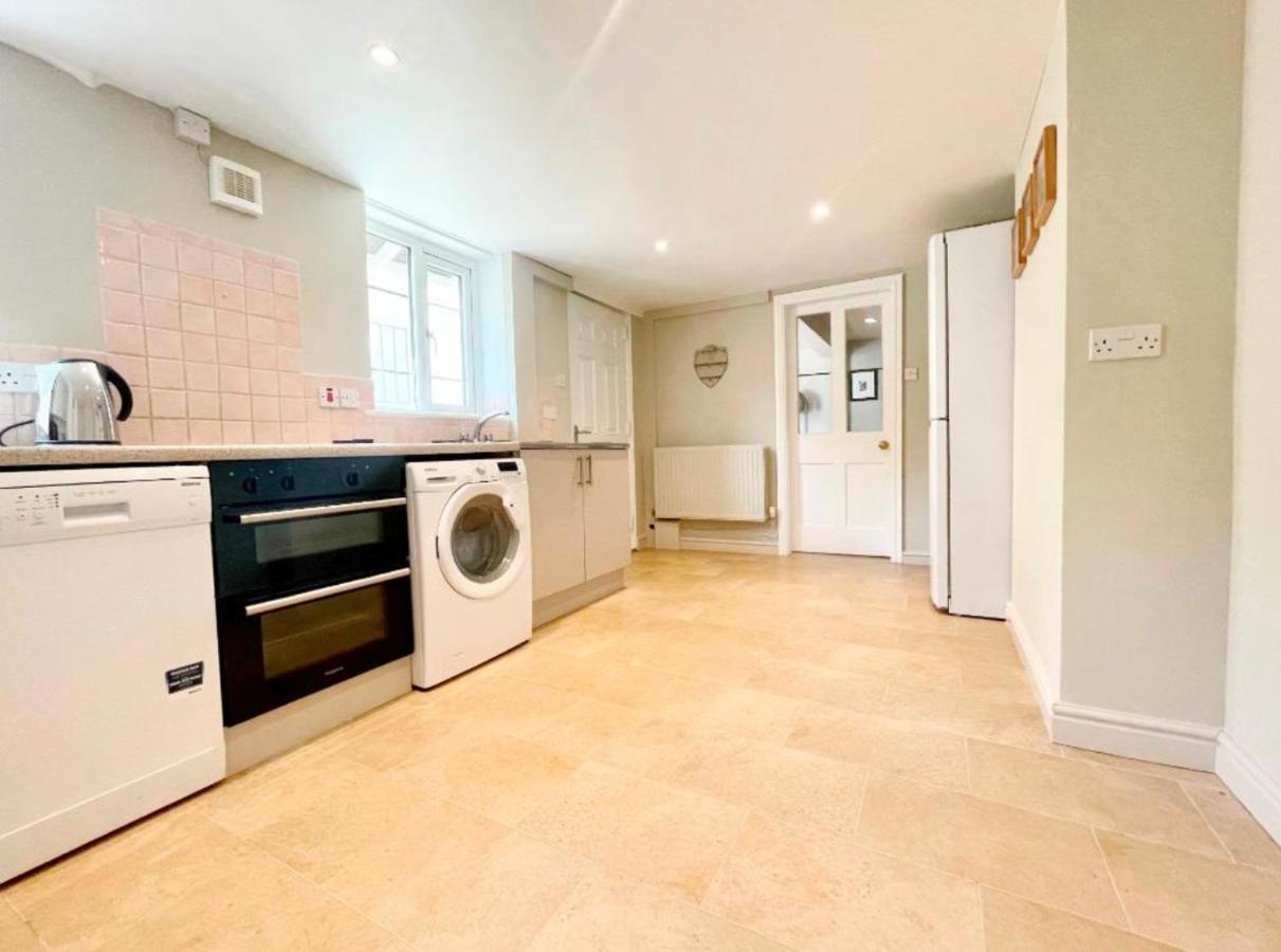 Cheltenham Central Apartment, Parking, Close Bars & Restaurants צ'לטנהם מראה חיצוני תמונה